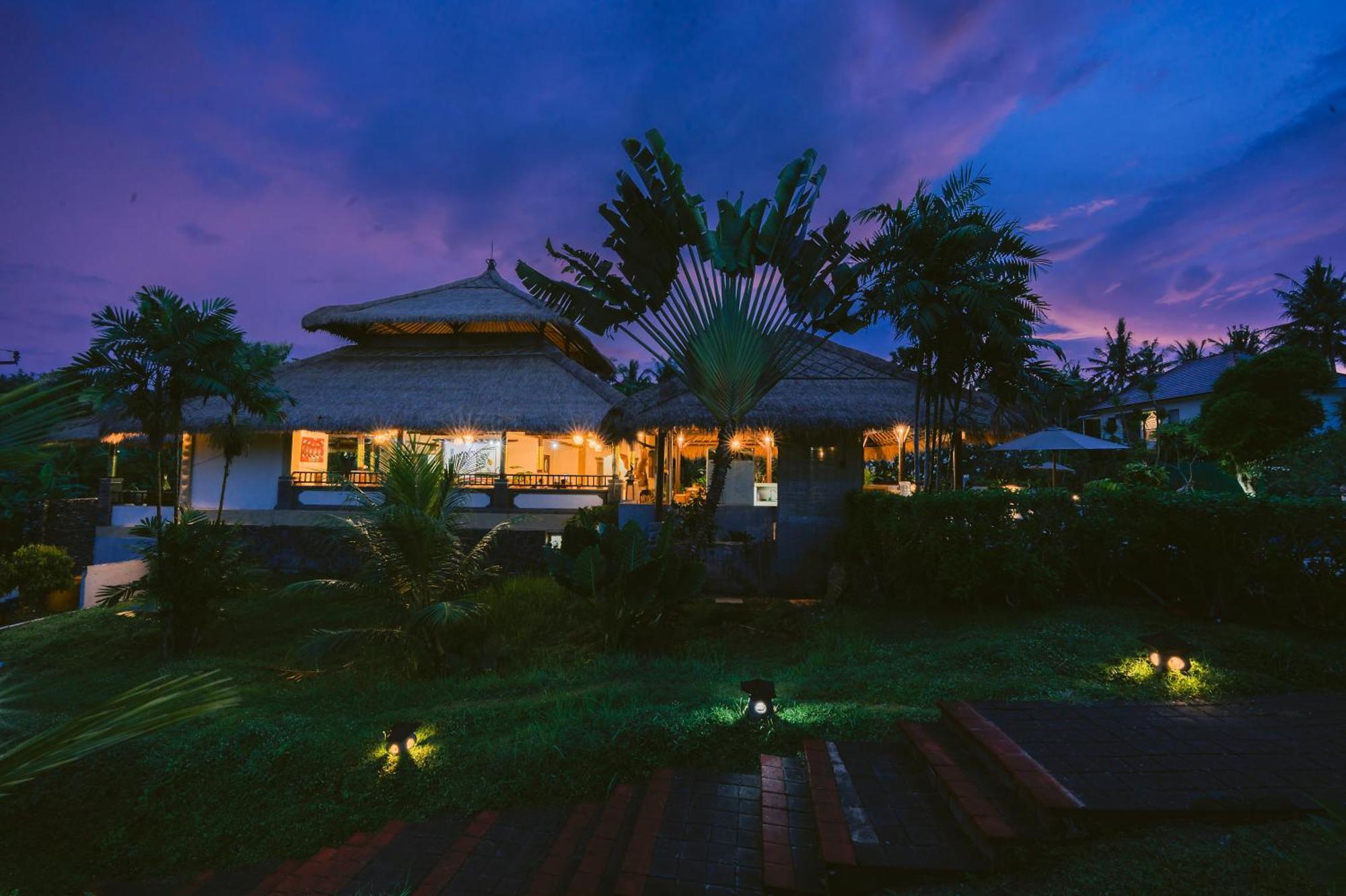 Medewi Bay Retreat Hotel Pulukan Ngoại thất bức ảnh