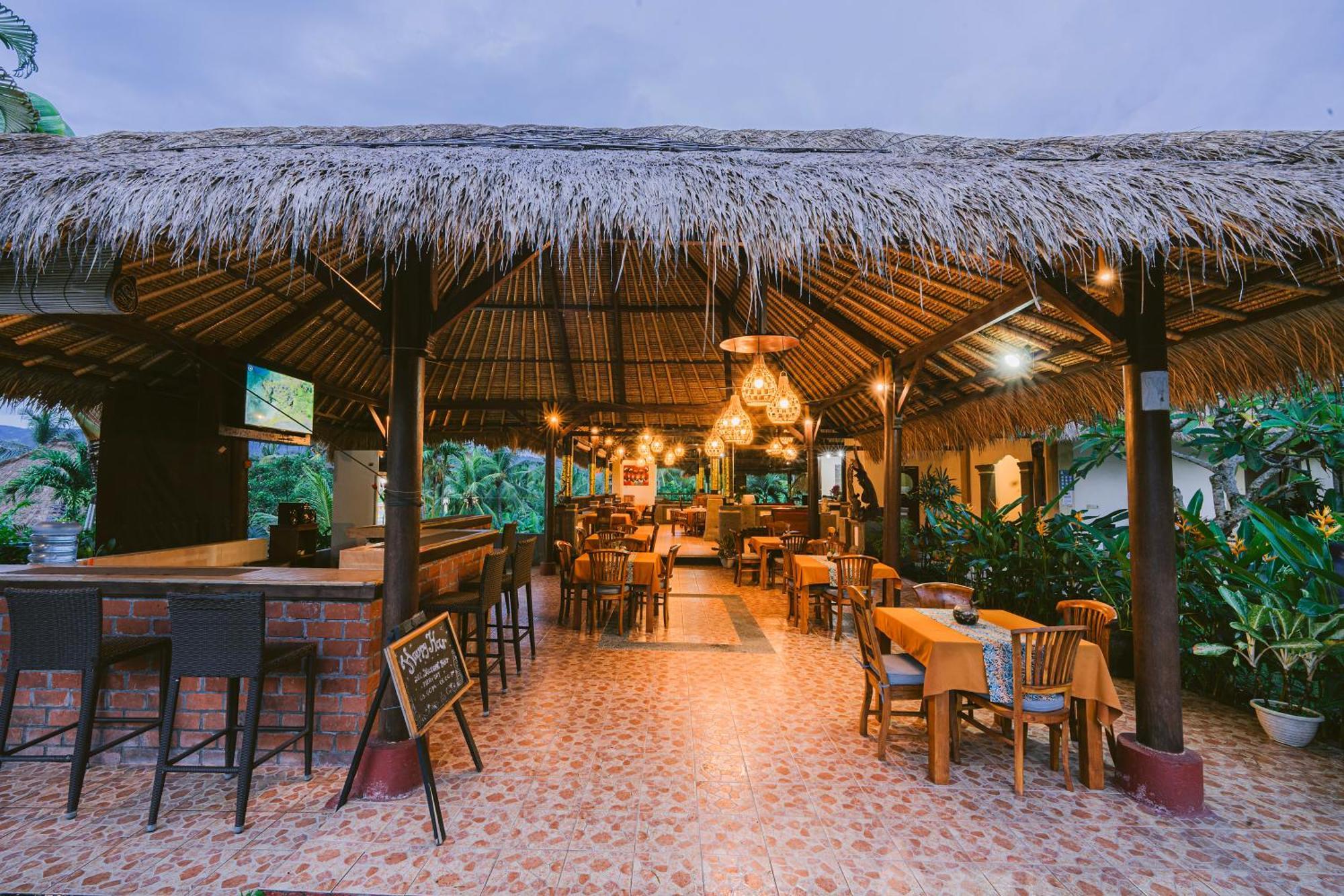 Medewi Bay Retreat Hotel Pulukan Ngoại thất bức ảnh